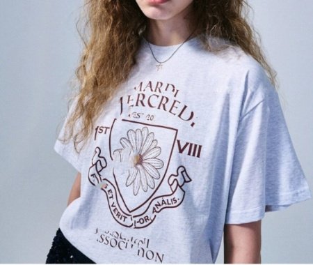 Футболка с коротким рукавом и принтом маленькой собачки фотография