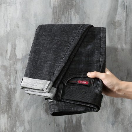 Мужские джинсы в стиле хай-тек фотография