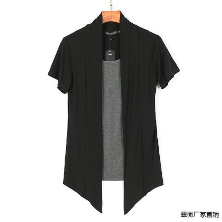 Летняя мужская футболка с коротким рукавом фотография