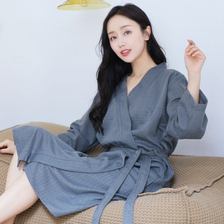 Халат для ванной комнаты с рисунком в клетку изображение