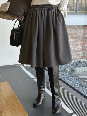 Женская зимняя юбка из вельвета изображение