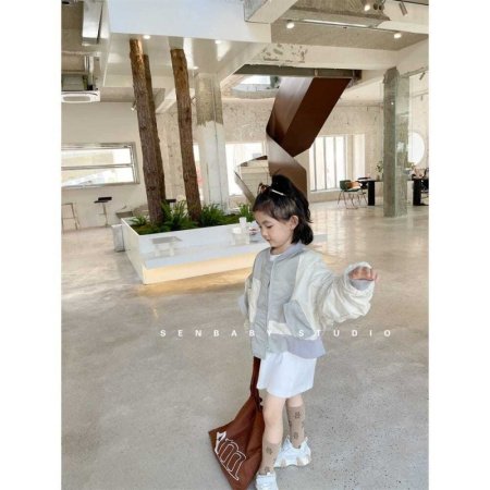 Детская куртка с полетным костюмом фотография