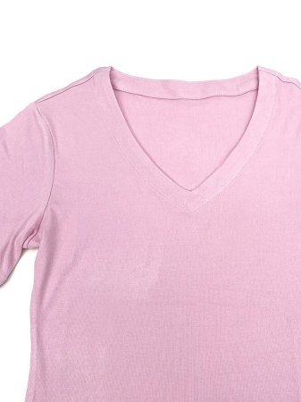 Футболка Латины V-образным вырезом и короткими рукавами фото