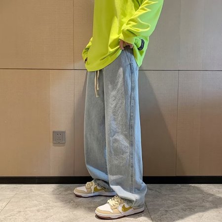 Широкие джинсы с постепенным переходом цвета фото