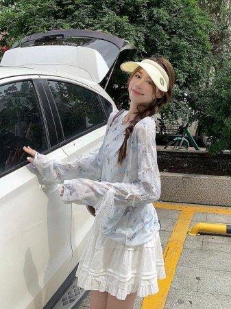 Летняя футболка с длинным рукавом и защитой от солнца фотография