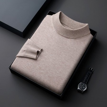 Мужской свитер с высоким воротником изображение