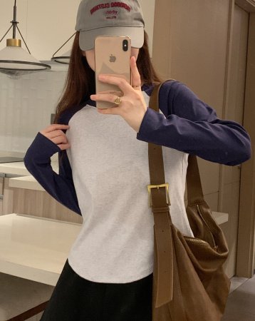 Женская футболка с длинным рукавом фотография