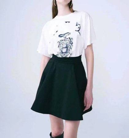 Футболка с коротким рукавом и принтом маленькой собачки фотография