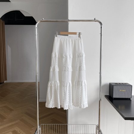 Высокая юбка с кружевом 2024 фото