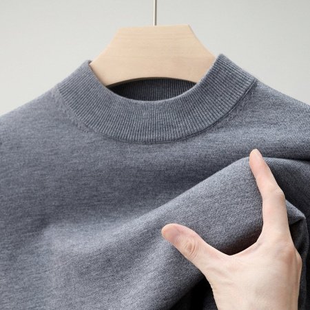 Мужской свитер с высоким воротником изображение