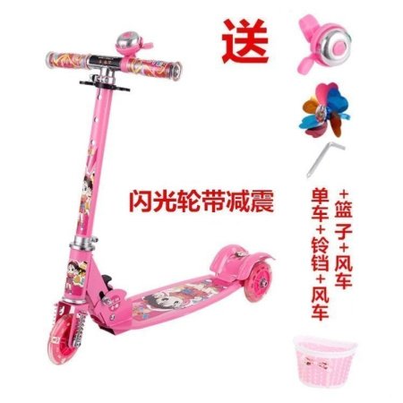 Детский трехколесный самокат фотография