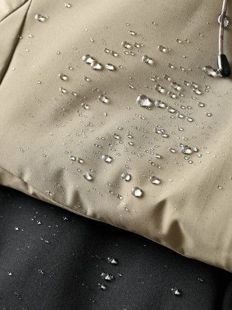 Мужская куртка с капюшоном и ветрозащитой фото