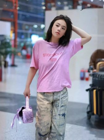 Футболка с принтом букв и цифр, розовая фотография