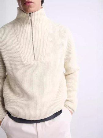 Мужской свитер с высоким воротником и молнией изображение