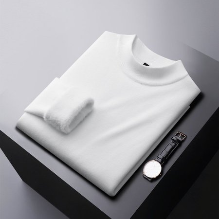 Мужской свитер с полувысоким воротником и флисом для зимы фотография