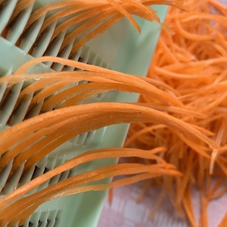 Нож для нарезки овощей фотография