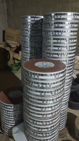 Доска для резки из красного ивового дерева изображение