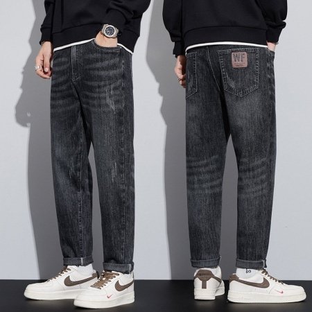 Мужские джинсы весна-лето 2024 фотография