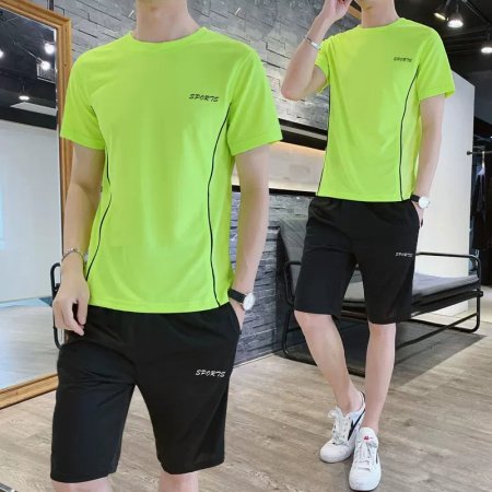 Мужской спортивный комплект фотография