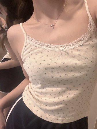 Летний женский футболка с узкими короткими рукавами и круглым вырезом фото