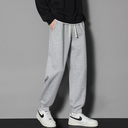 Весенние мужские узкие брюки фотография