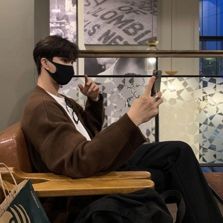 Хлопковый мужской свитер в стиле хантун с V-образным вырезом фотография