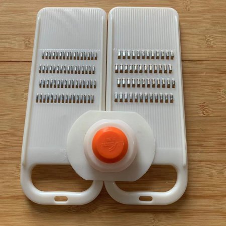 Нож для нарезки овощей фотография