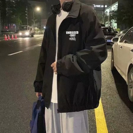 Мужская куртка ветровка в стиле хардкор фотография