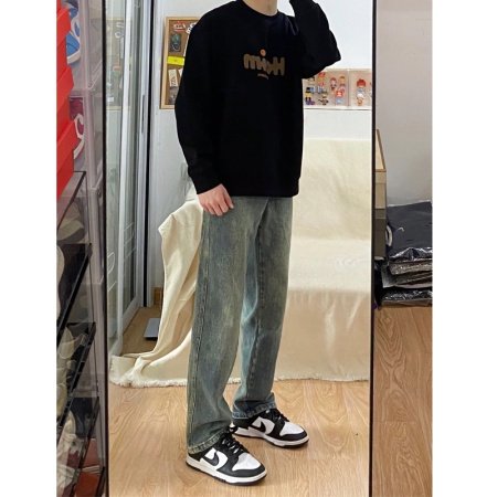 Мужские джинсы осенней коллекции 2024 фотография