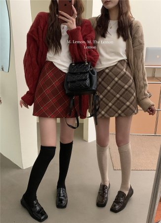 Женская шерстяная мини-юбка в клетку фото