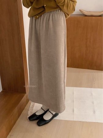 Шерстяная юбка с высокой талией и разрезом на осень-зиму фото