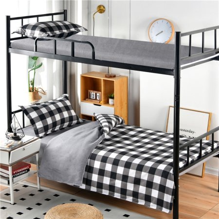 Одеяло для спальни в университетском общежитии фотография