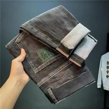 Мужские джинсы в стиле хай-тек фотография