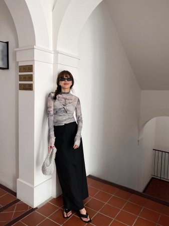 Женская футболка с длинным рукавом и уникальным дизайном изображение