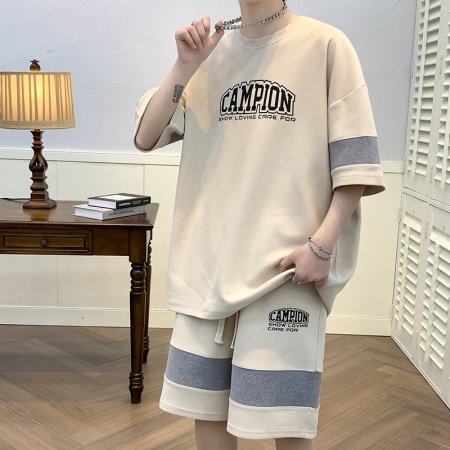 Мужской летний спортивный костюм изображение