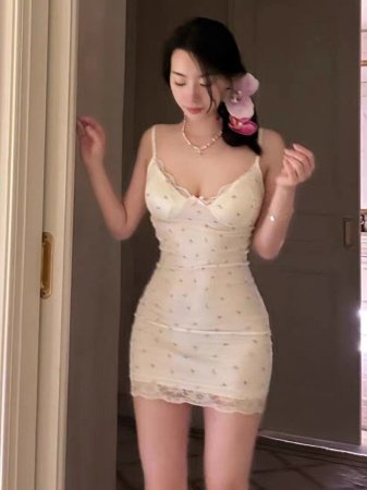 Сексуальное платье с цветочным принтом фотография