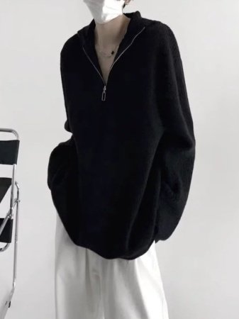 Мужская вязаная толстовка с капюшоном oversize фотография