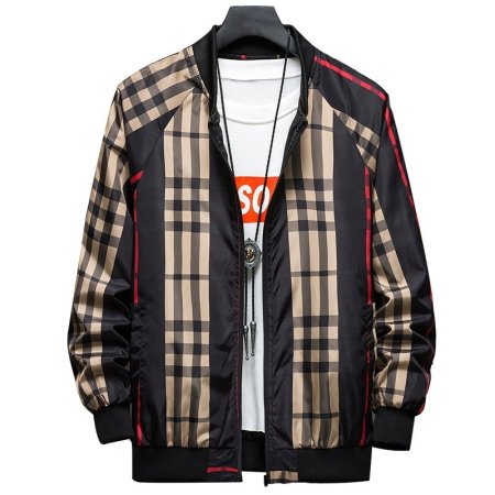 Мужская куртка с капюшоном и широкими полосами фотография