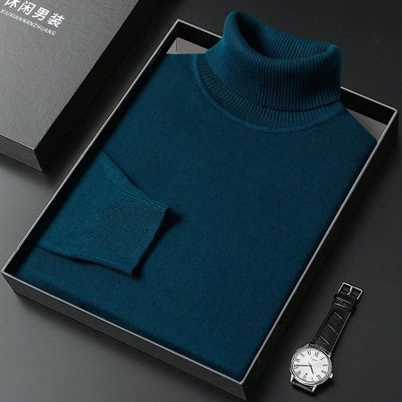 Мужской свитер с высоким воротником фотография